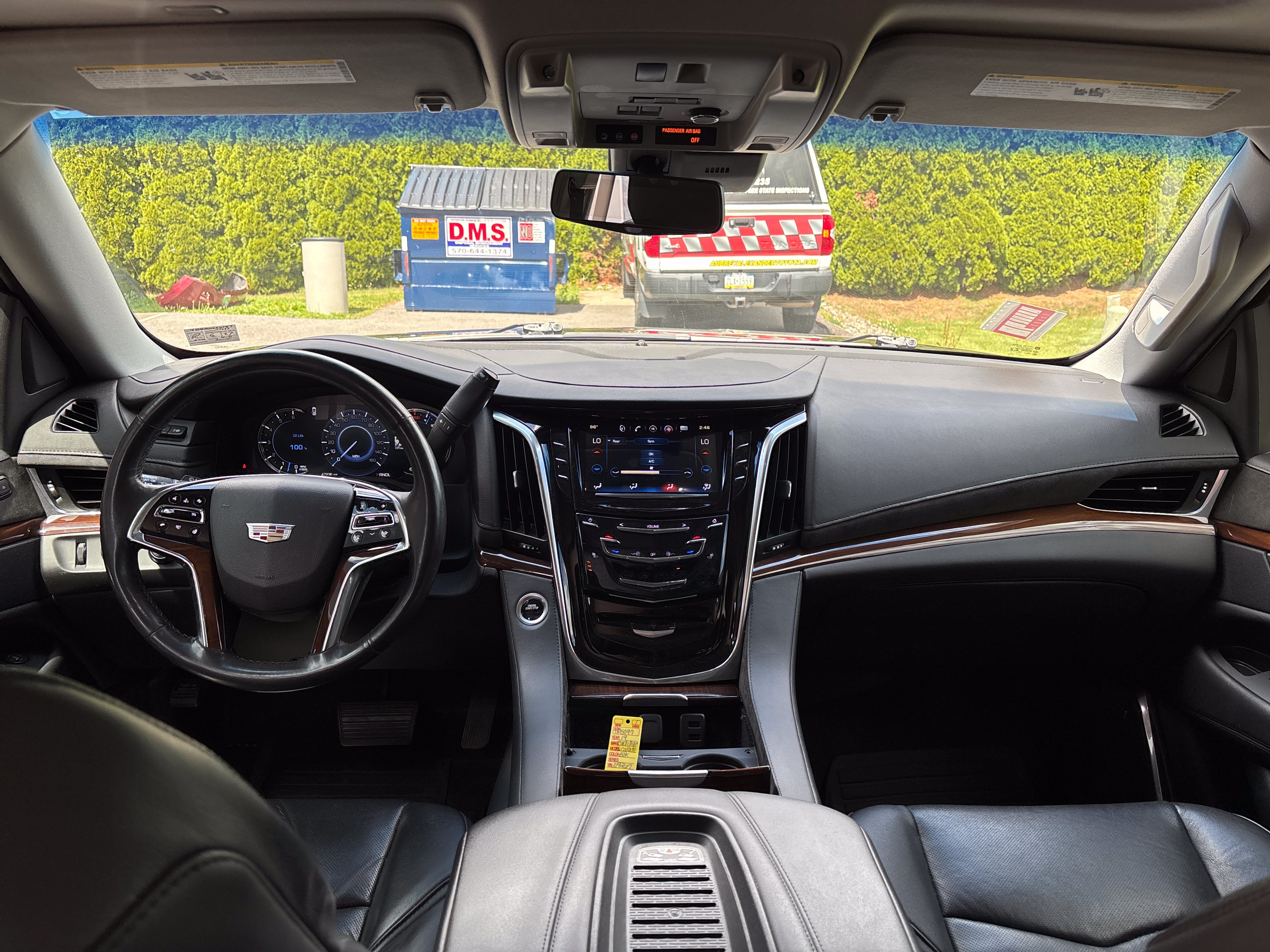 Used 2019 Cadillac Escalade ESV Luxury w/ Escalade Sport Edition AWD/4WD image 16