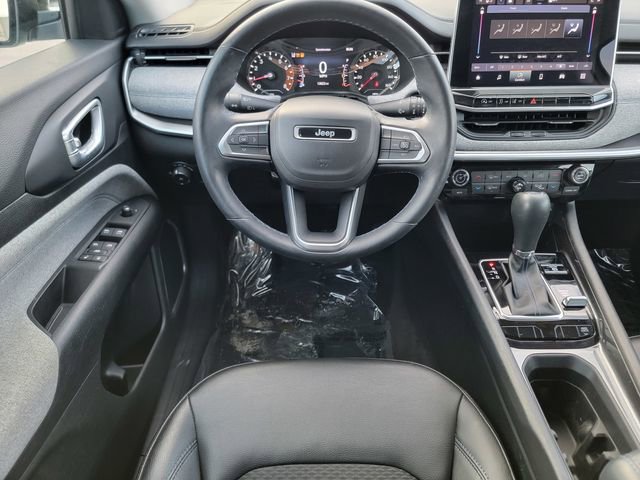 Certified 2022 Jeep Compass Latitude w/ Convenience Group image 31