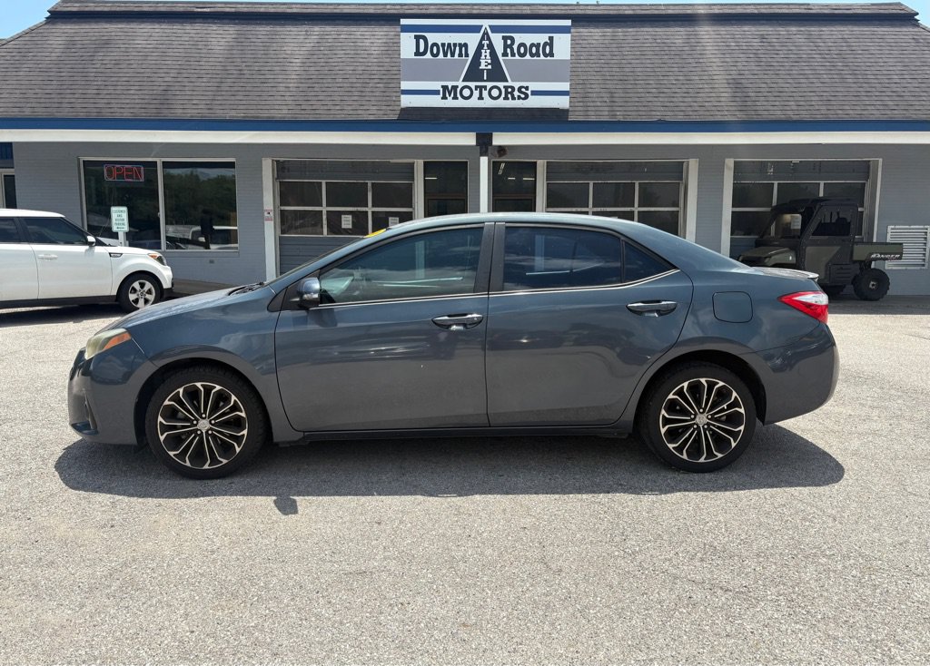 Used 2016 Toyota Corolla S FWD image 2