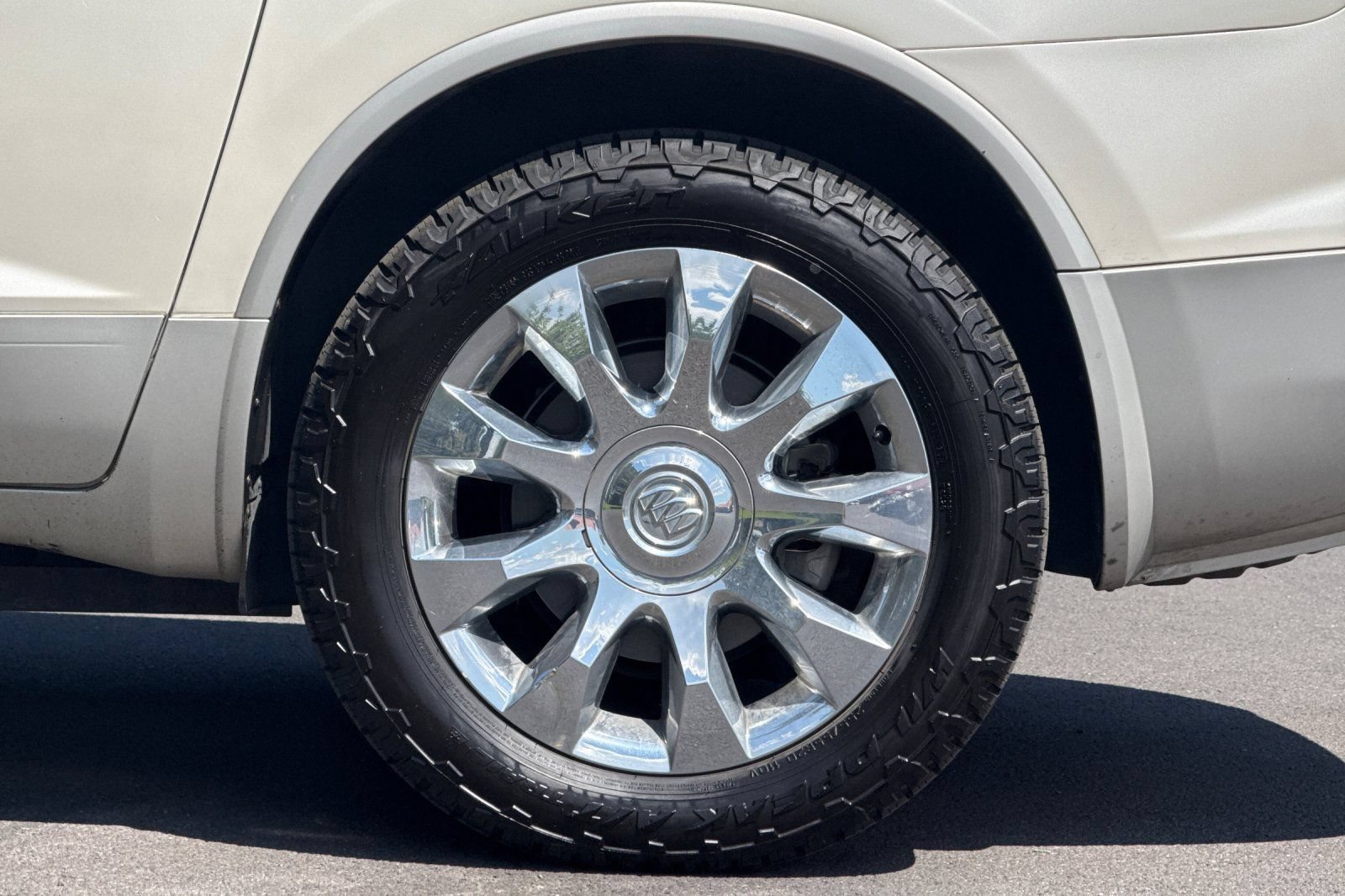 Used 2012 Buick Enclave Premium AWD/4WD image 28