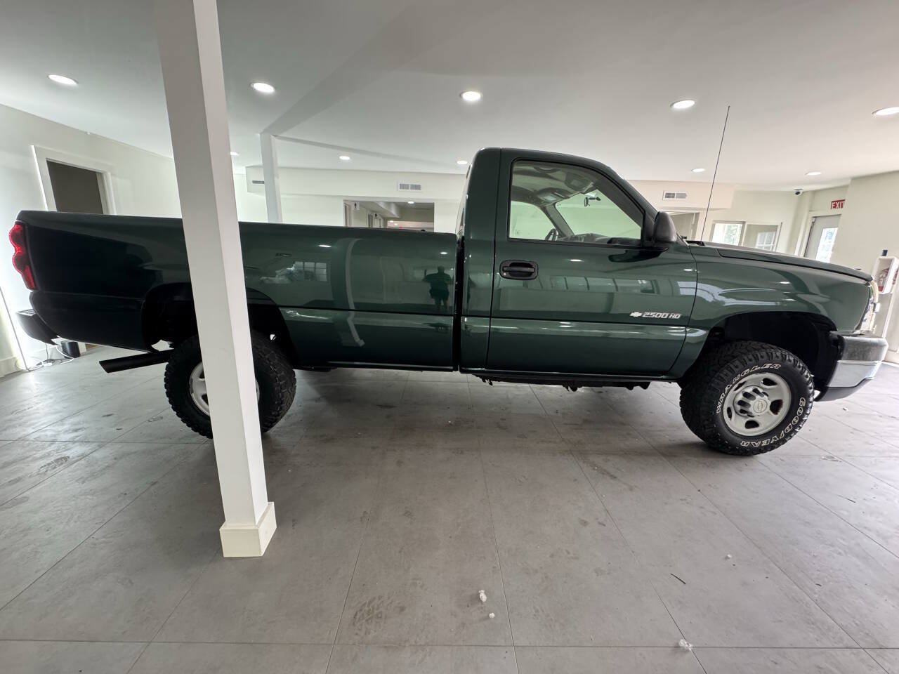 Used 2006 Chevrolet Silverado 2500 W/T w/ Snow Plow Prep Package AWD/4WD image 11