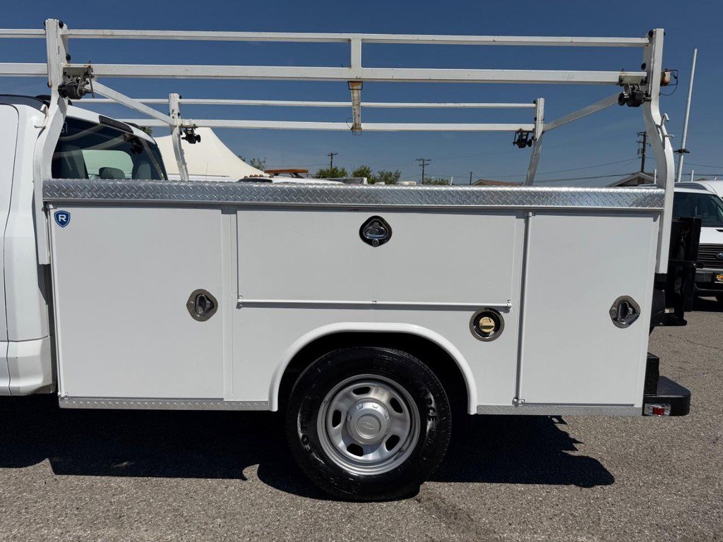 Used 2022 Ford F350 XL w/ Power Equipment Group image 18