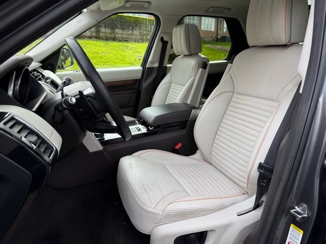 Used 2017 Land Rover Discovery HSE Luxury image 9