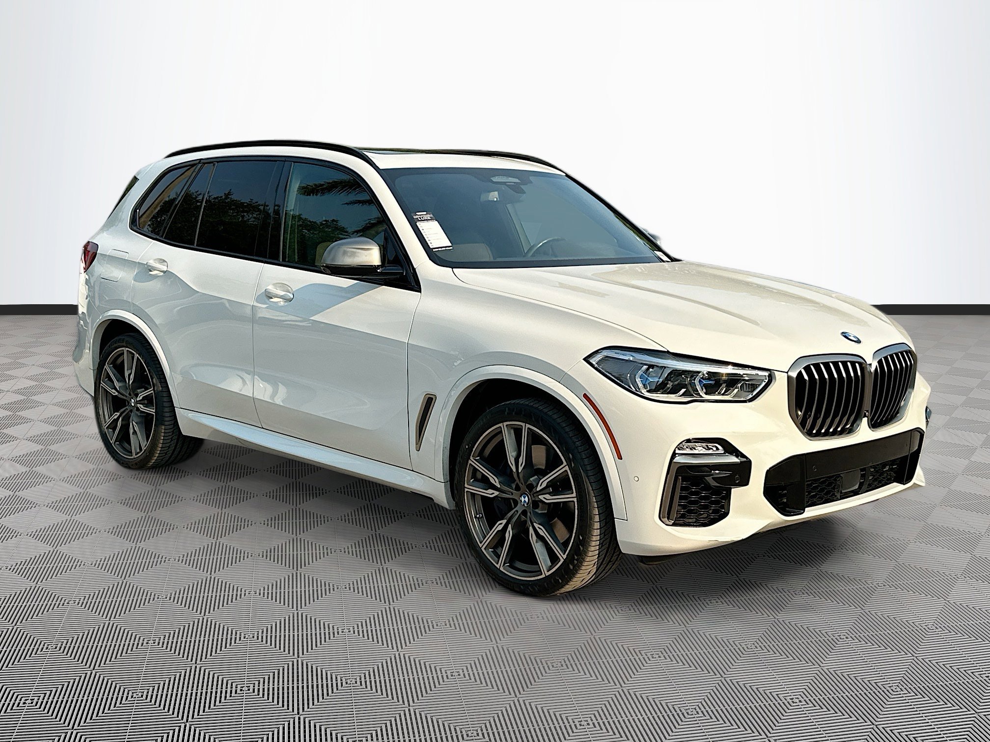 Used 2020 BMW X5 M50i w/ Executive Package image 1