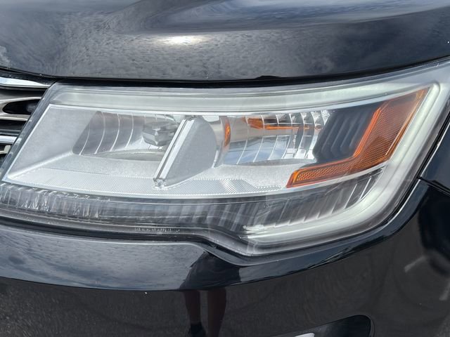 Used 2017 Ford Explorer XLT w/ Equipment Group 202A FWD image 26