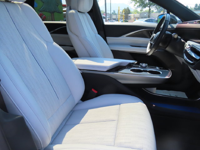 Certified 2024 Cadillac Lyriq Luxury AWD/4WD image 41