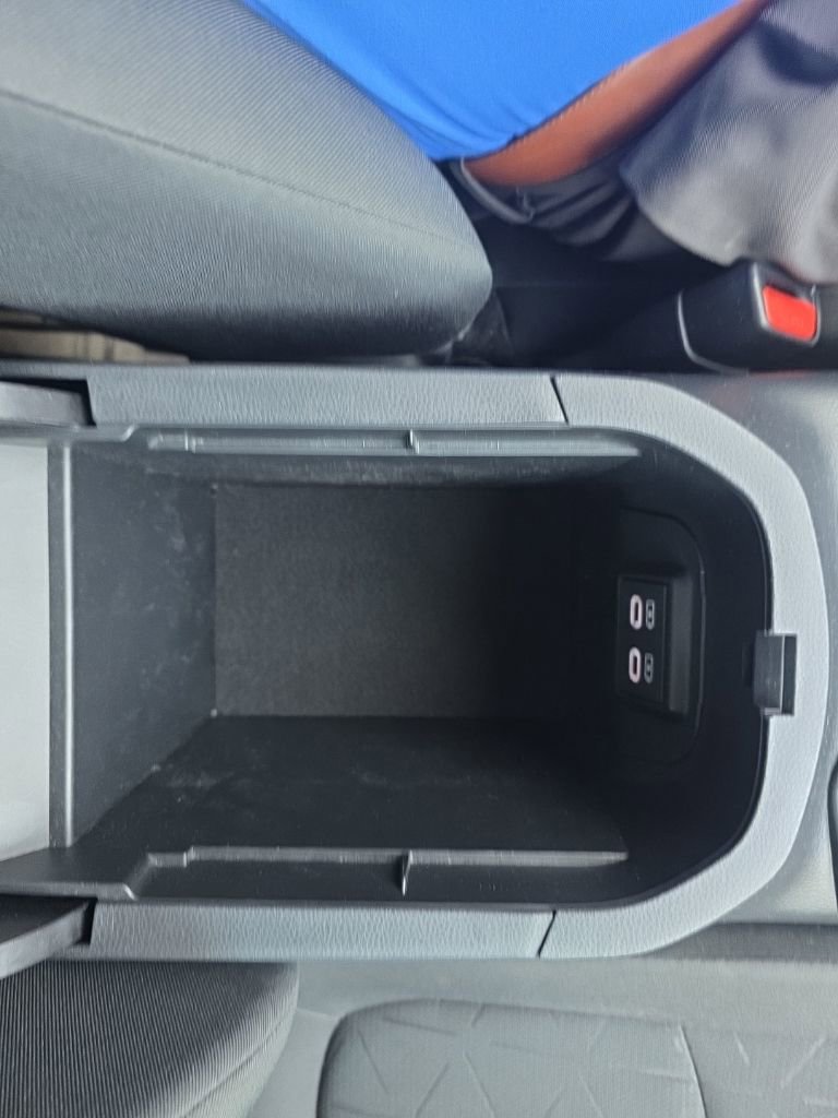 Used 2023 Toyota RAV4 XLE image 29