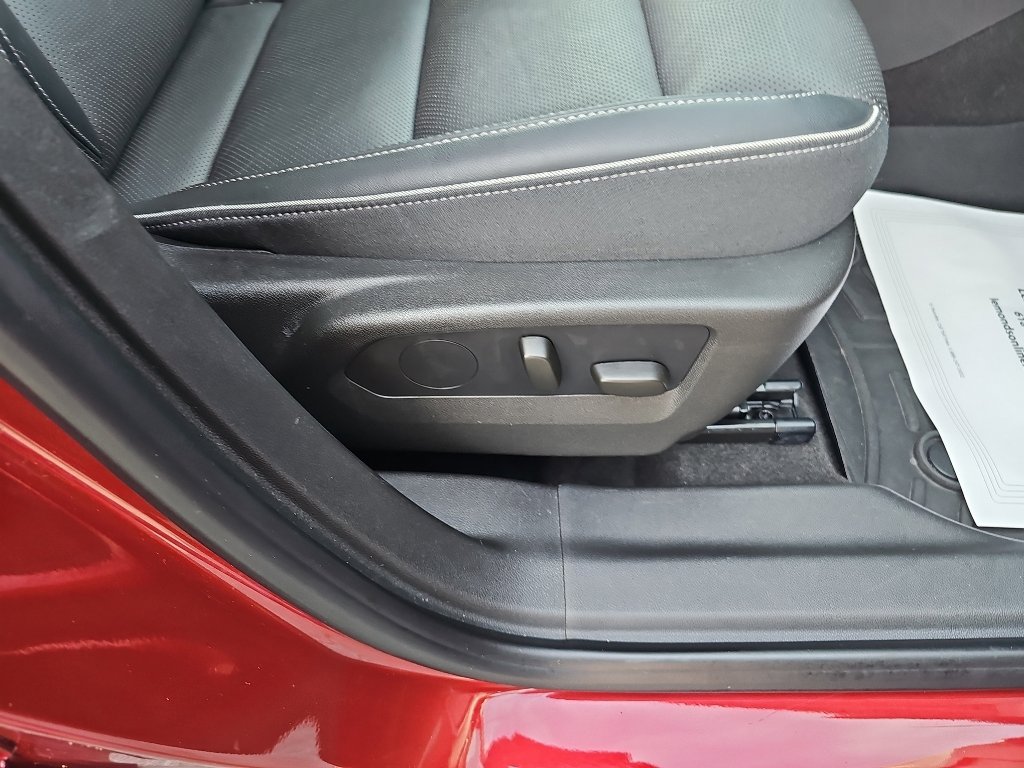 Used 2023 Buick Envision Essence image 21