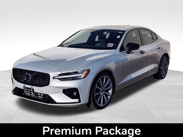 Certified 2021 Volvo S60 T5 Momentum w/ Premium Package image 5
