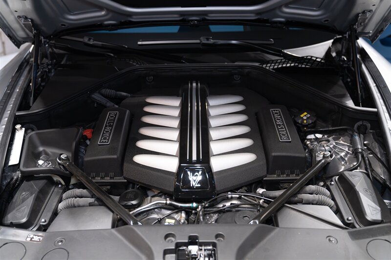 Used 2016 Rolls-Royce Dawn RWD image 36