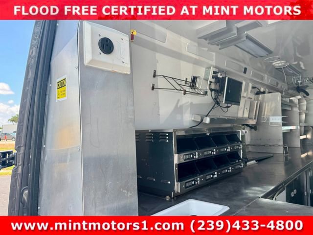 Used 2021 Mercedes-Benz Sprinter 4500 w/ Dashboard Charging Package image 51