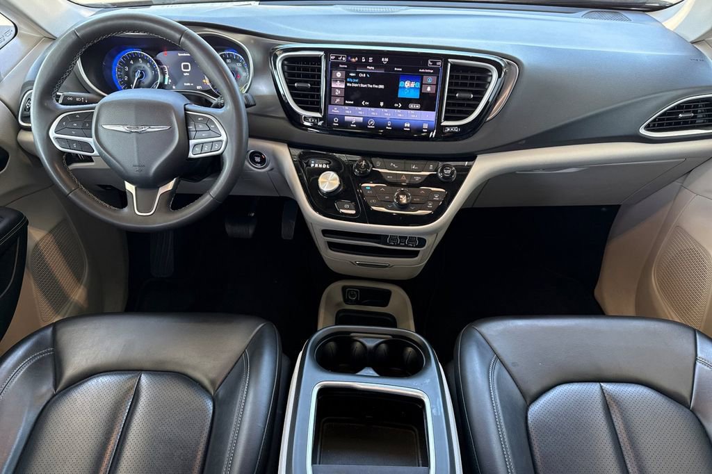 Used 2023 Chrysler Pacifica Touring-L FWD image 20