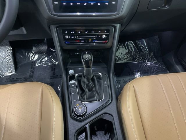Used 2023 Volkswagen Tiguan SE w/ Panoramic Sunroof Package AWD/4WD image 24