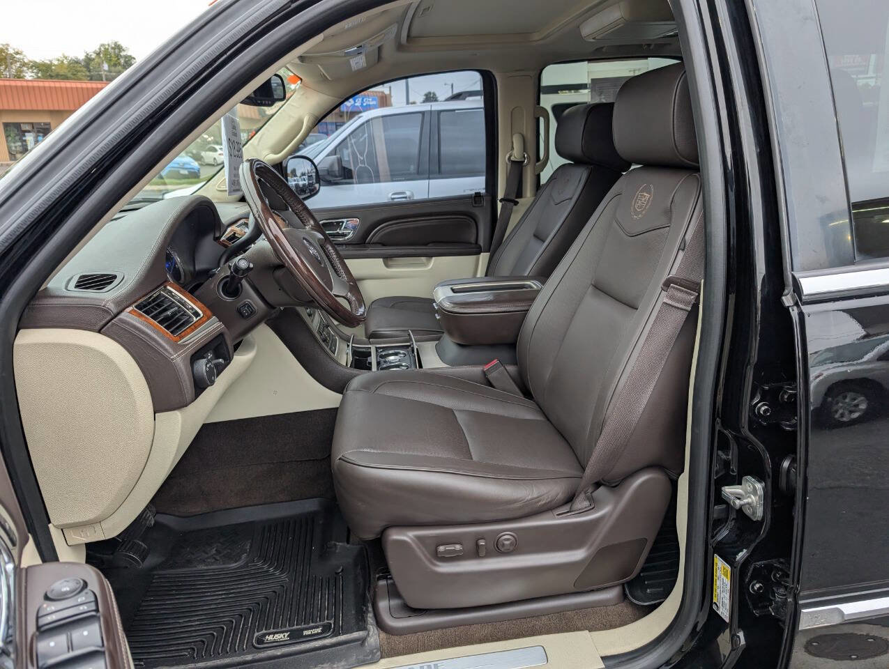 Used 2014 Cadillac Escalade Platinum image 11