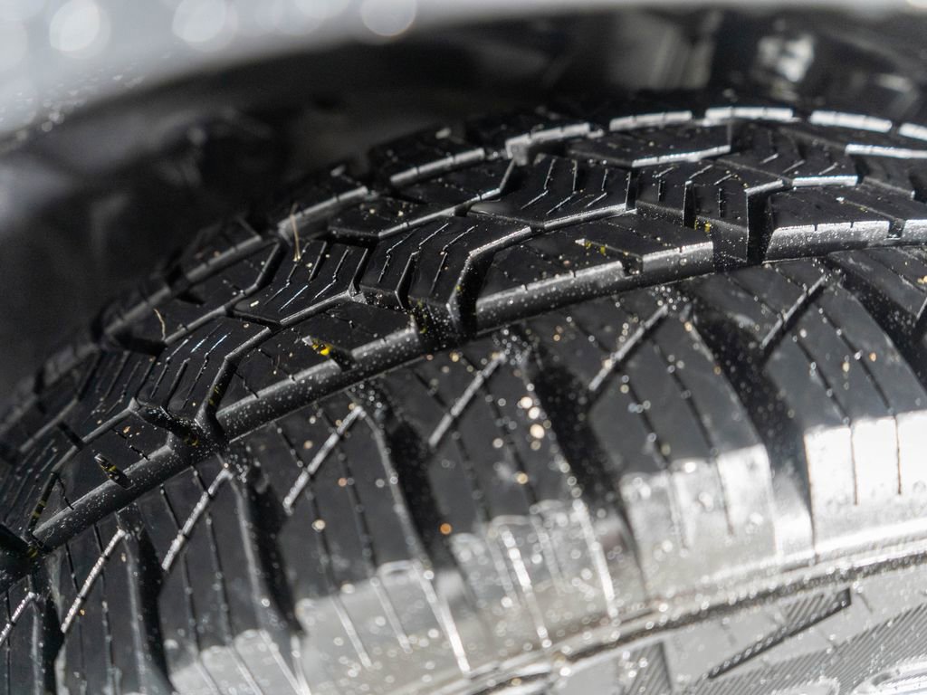 Used 2019 Jeep Cherokee Latitude w/ Popular Appearance Group image 24