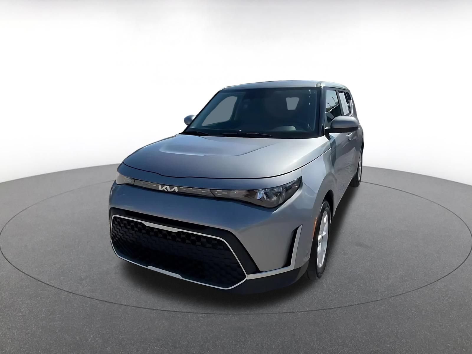 Used 2025 Kia Soul LX w/ LX Technology Package FWD image 6