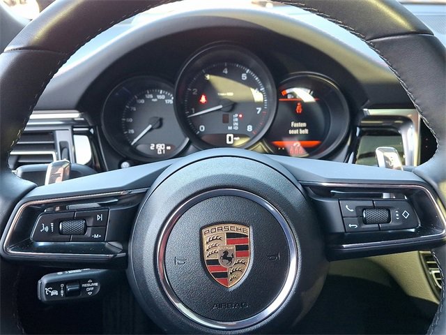 Used 2025 Porsche Macan image 25