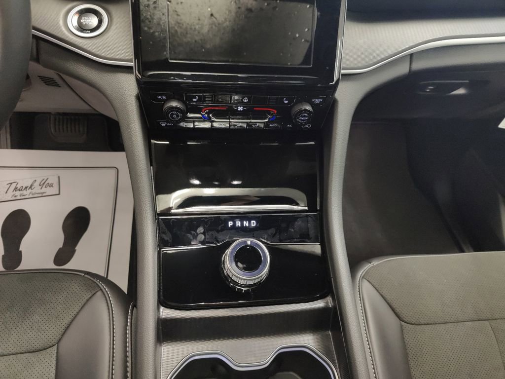 New 2025 Jeep Grand Cherokee L Altitude image 13