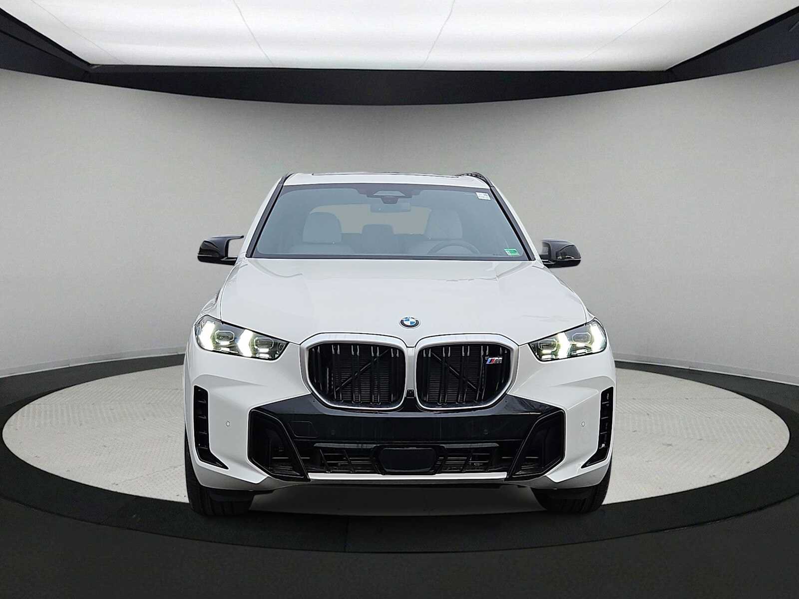 Used 2026 BMW X5 M60i AWD/4WD image 3