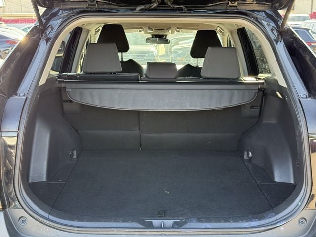 Used 2025 Toyota RAV4 XLE FWD image 31
