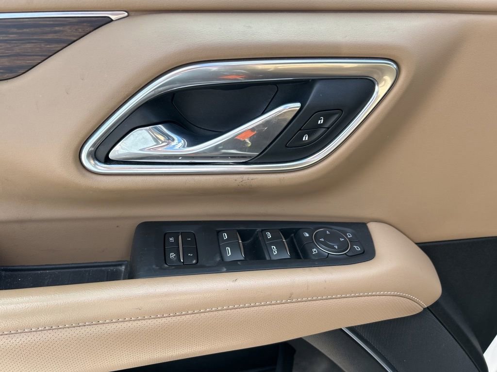 Used 2021 Chevrolet Tahoe Premier w/ Premium Package RWD image 18