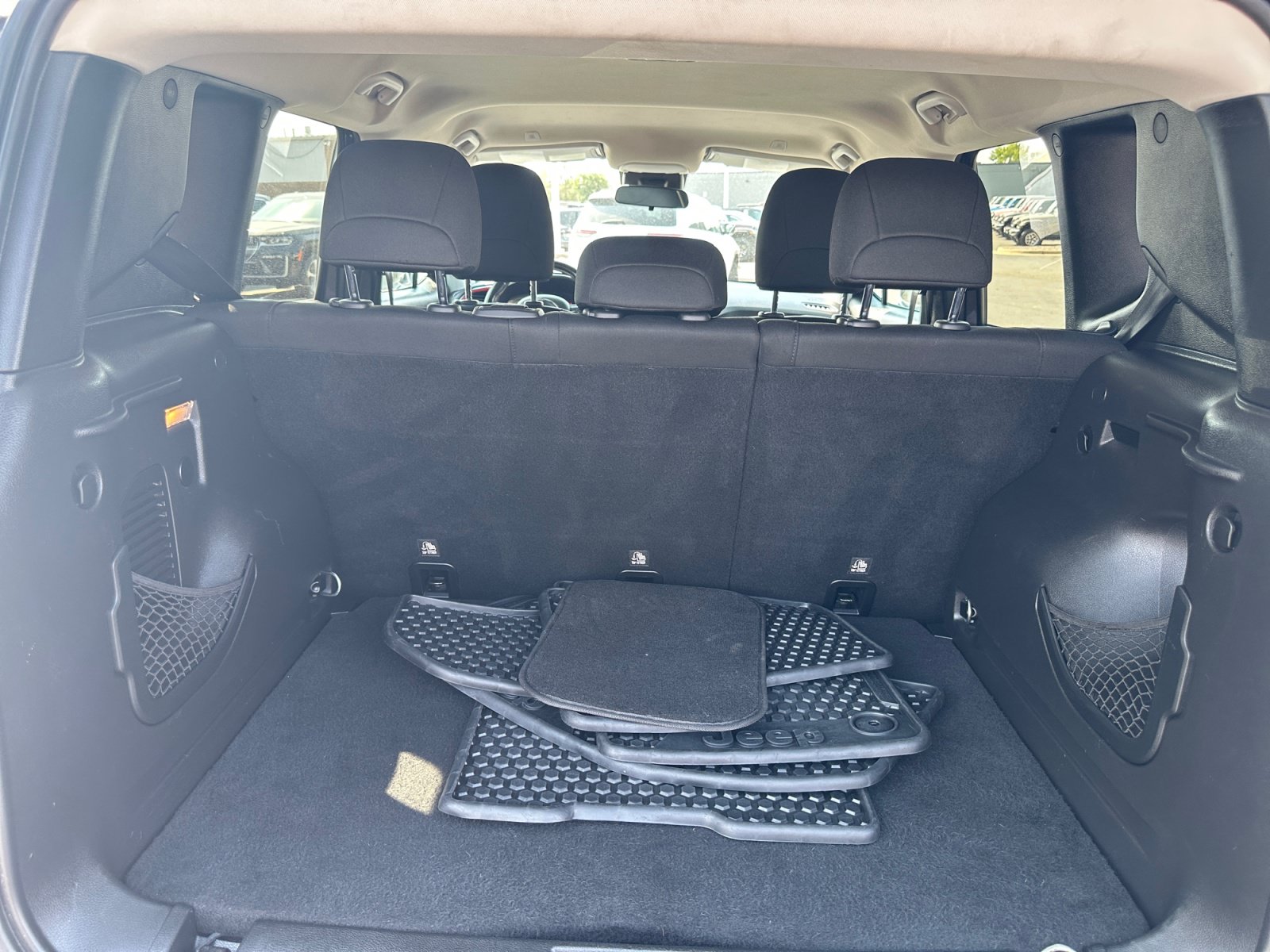 Used 2019 Jeep Renegade Trailhawk w/ Cold Weather Group II AWD/4WD image 27