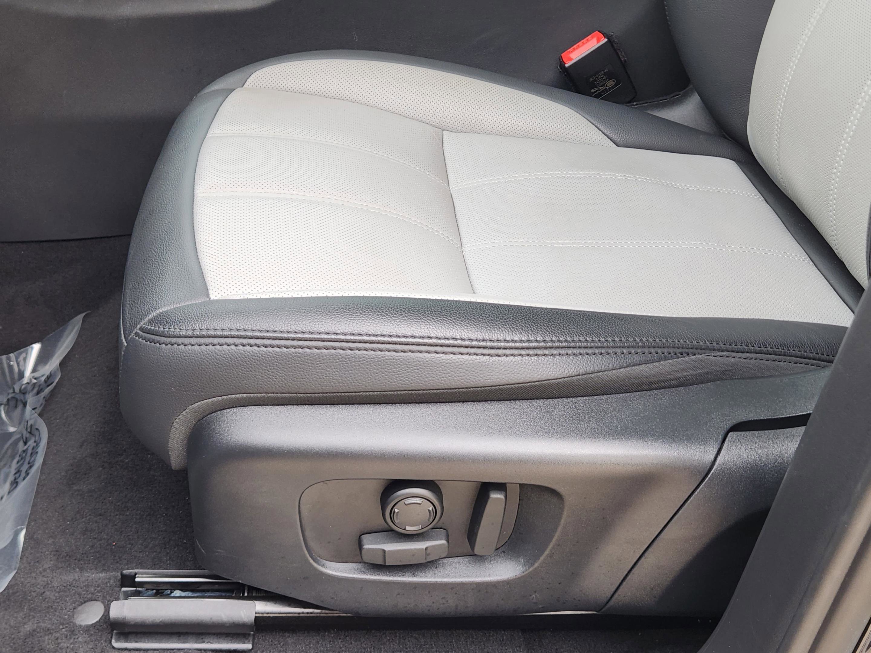 Certified 2024 Land Rover Range Rover Evoque Dynamic SE AWD/4WD image 20