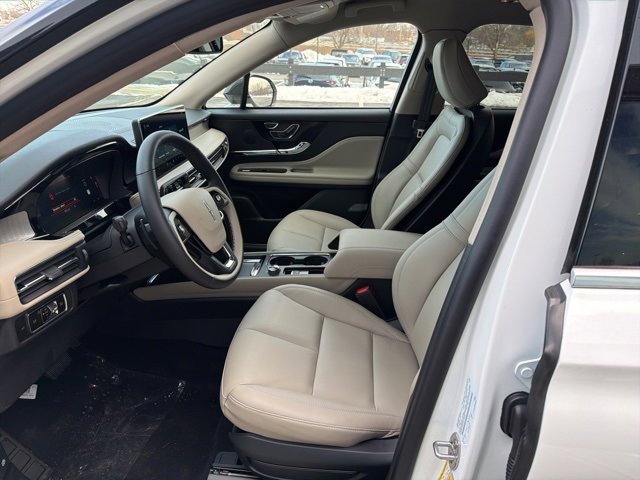 New 2026 Lincoln Corsair Premiere image 8