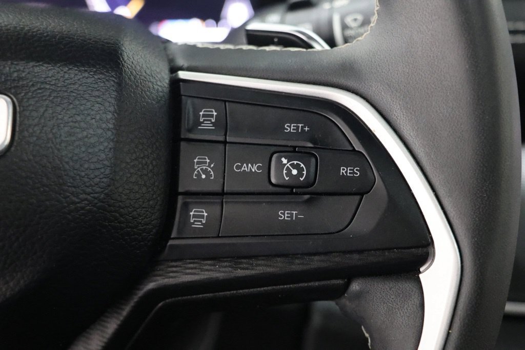 Used 2023 Jeep Grand Cherokee L Laredo AWD/4WD image 21