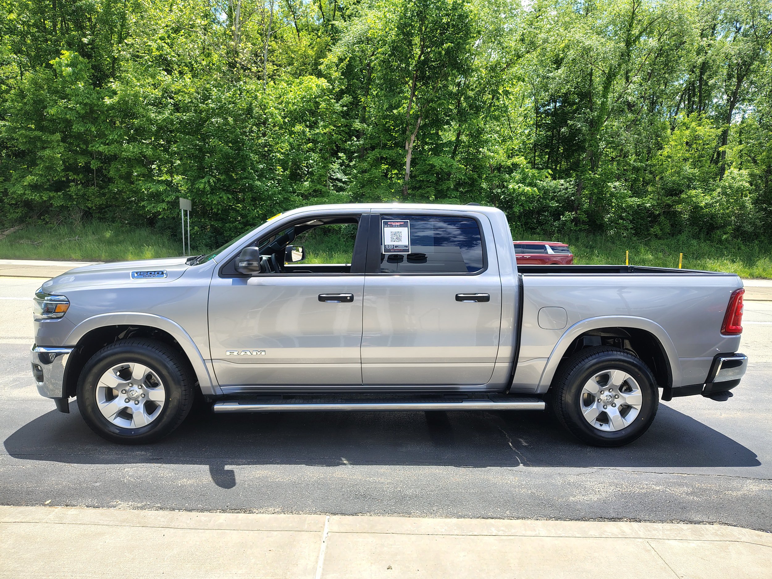 Used 2025 RAM 1500 Big Horn AWD/4WD image 7
