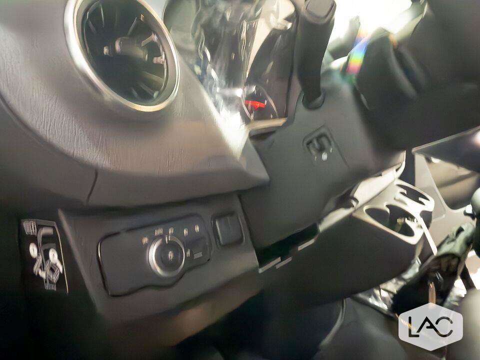 Used 2025 Mercedes-Benz Sprinter 3500 image 33