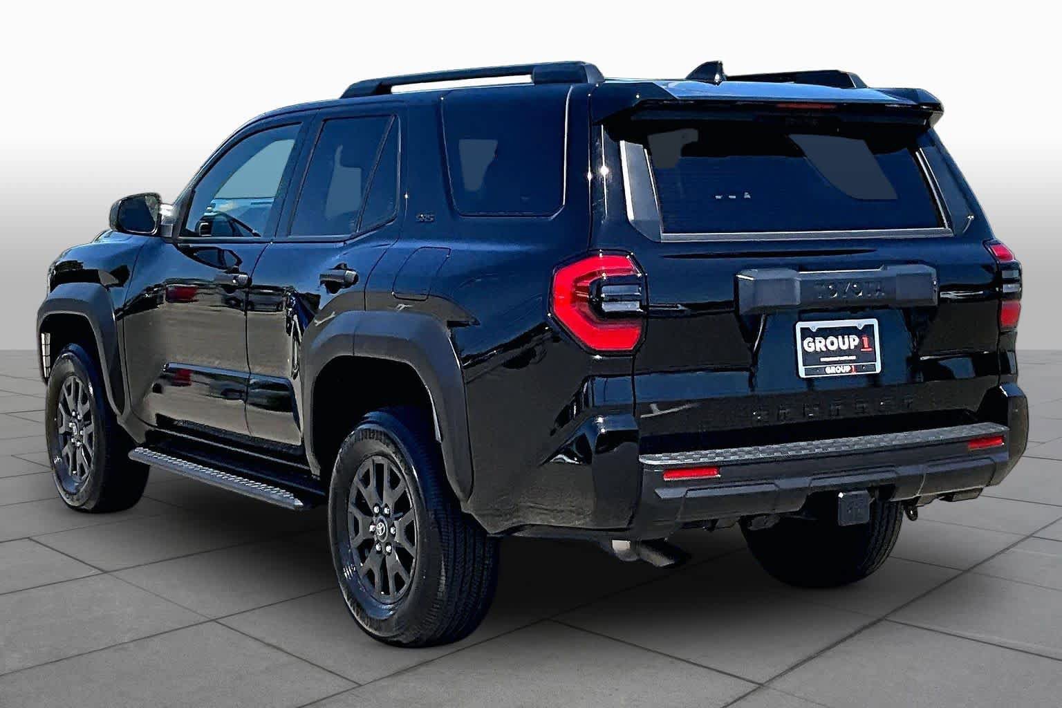 Used 2025 Toyota 4Runner SR5 AWD/4WD image 11