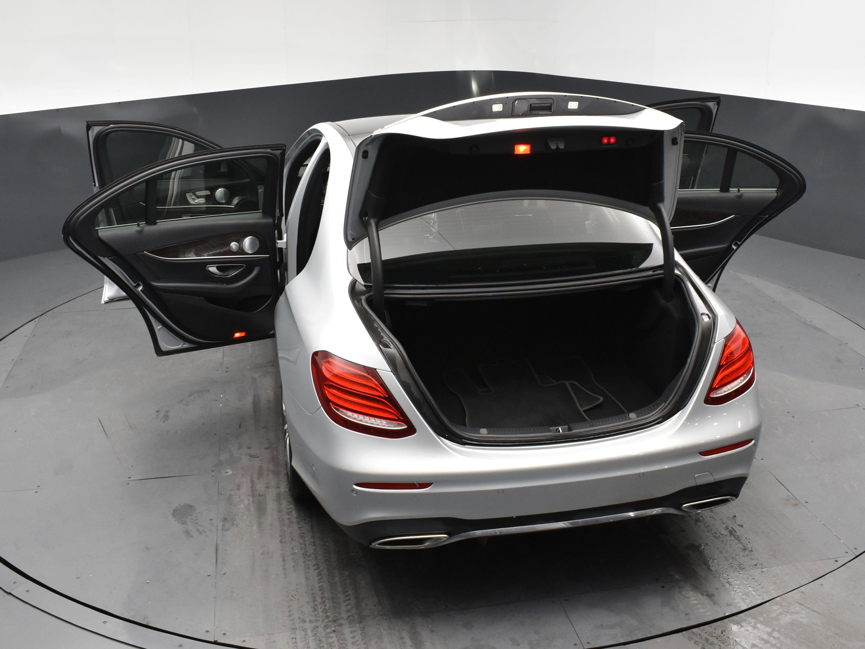 Used 2019 Mercedes-Benz E 450 4MATIC Sedan w/ Driver Assistance Package image 24