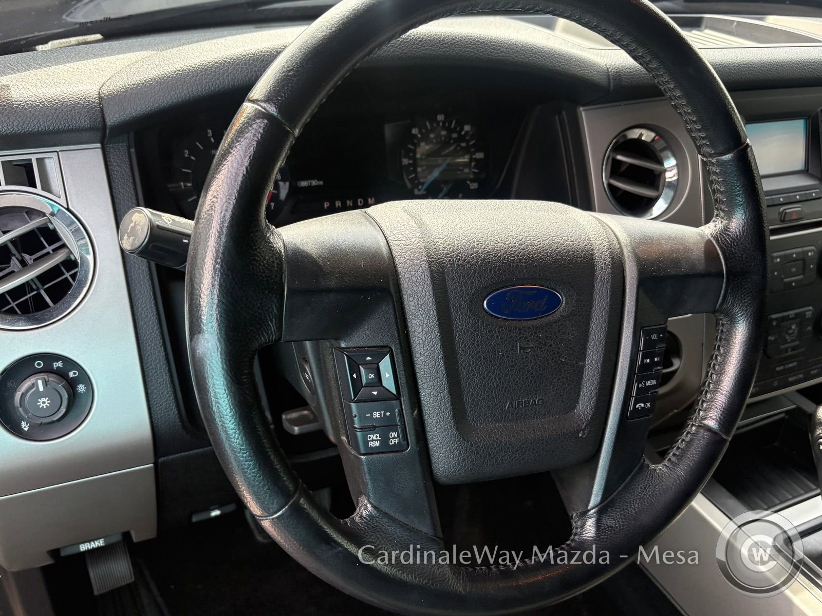 Used 2017 Ford Expedition XLT image 8