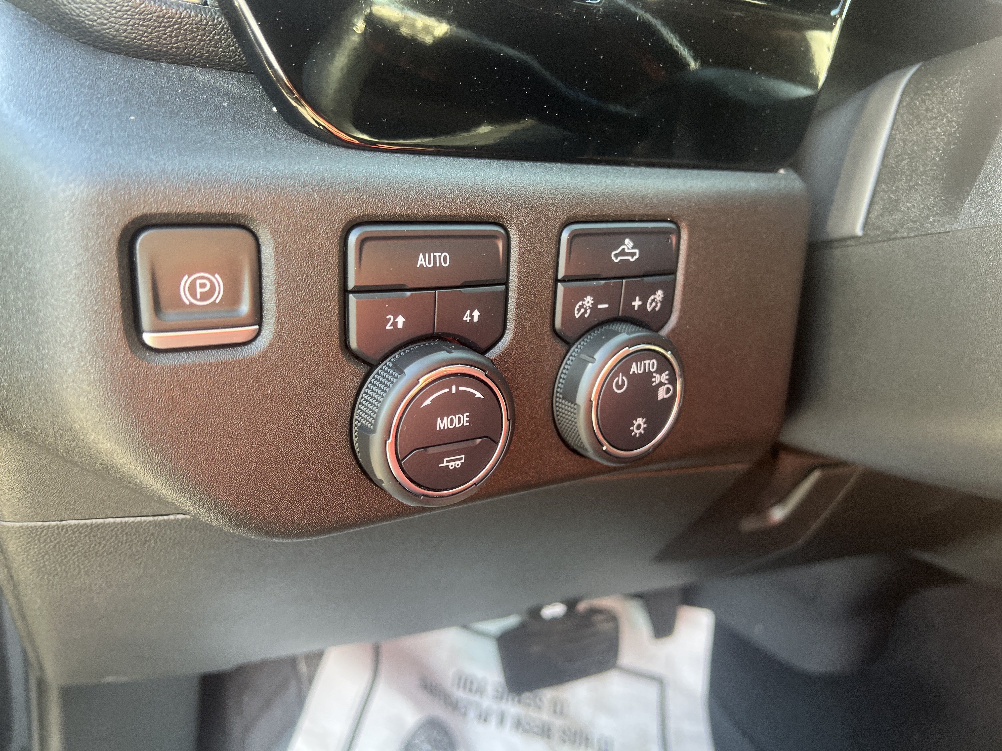 Used 2023 Chevrolet Silverado 1500 LT AWD/4WD image 11