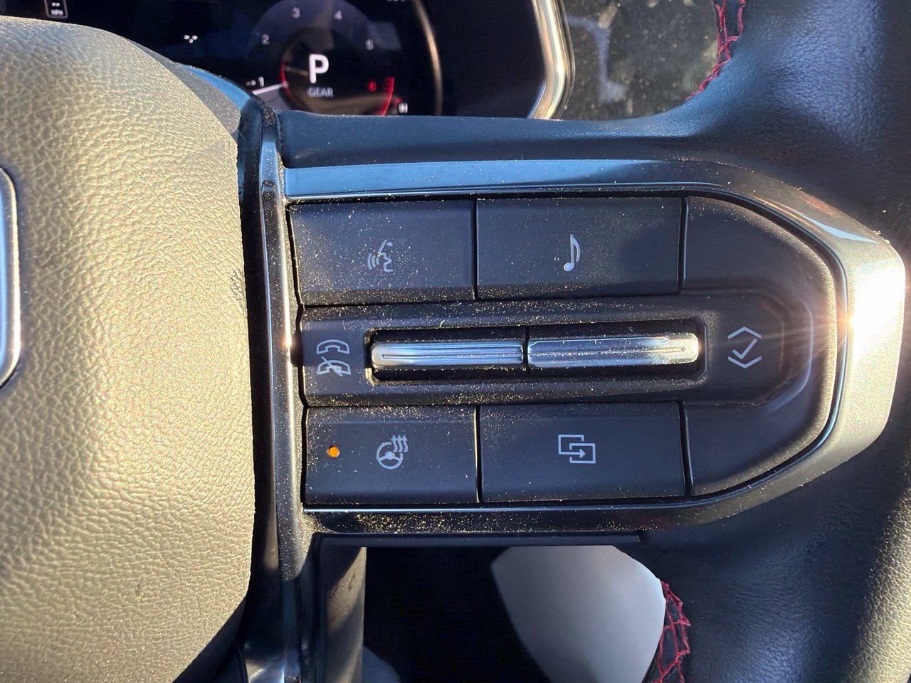 Used 2024 GMC Canyon AT4X AWD/4WD image 24
