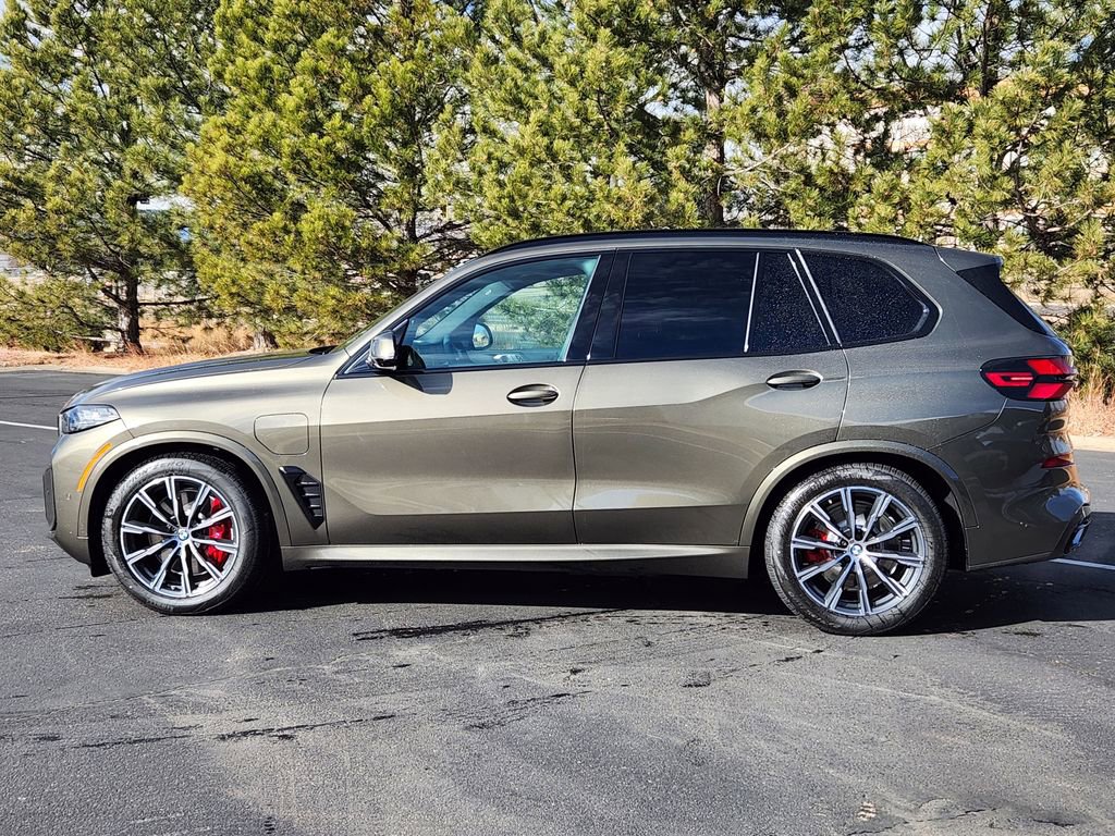 New 2026 BMW X5 xDrive50e image 2