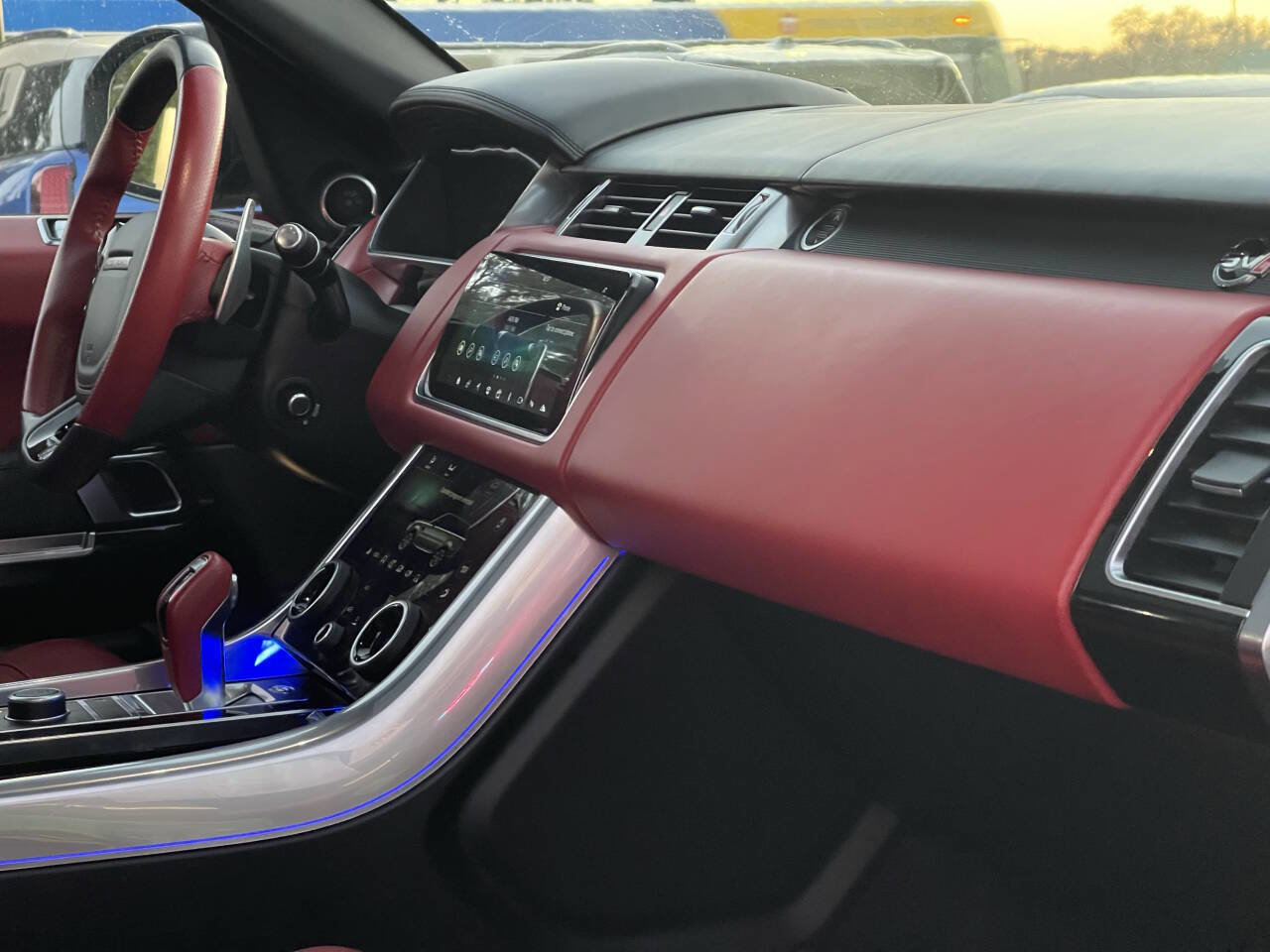 Used 2020 Land Rover Range Rover Sport SVR image 14