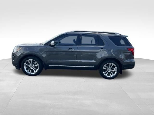 Used 2019 Ford Explorer XLT w/ Equipment Group 202A FWD image 4