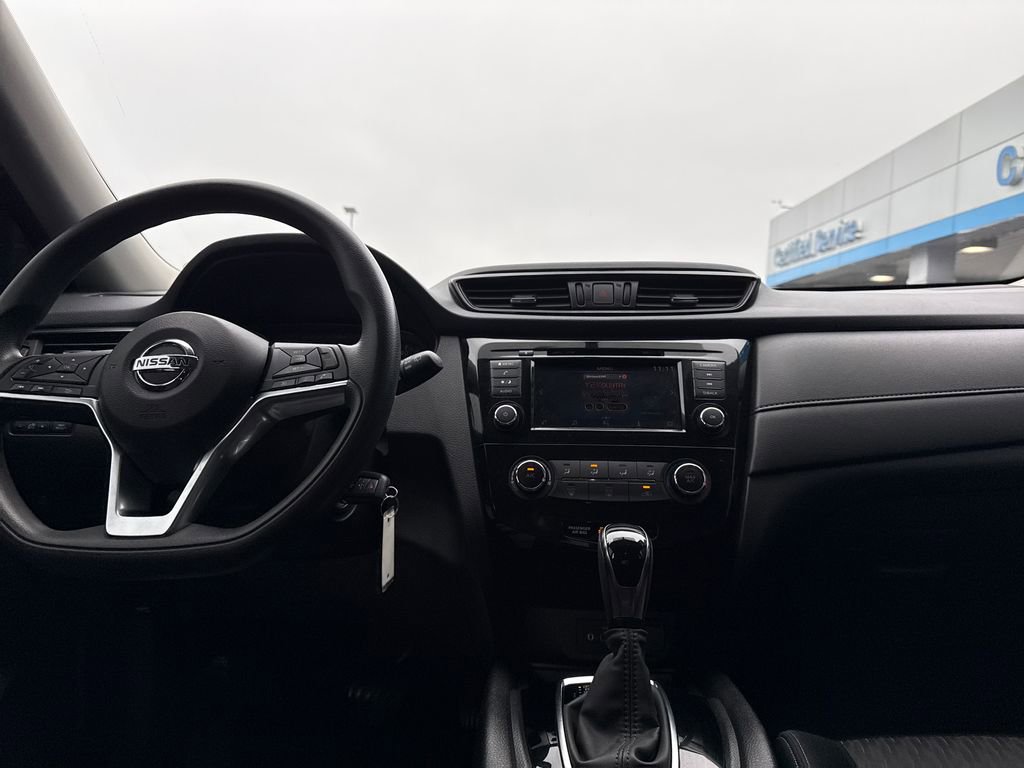 Used 2018 Nissan Rogue S image 15