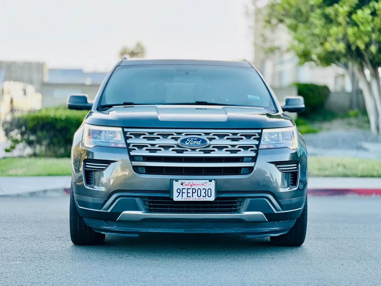 Used 2018 Ford Explorer XLT FWD image 3