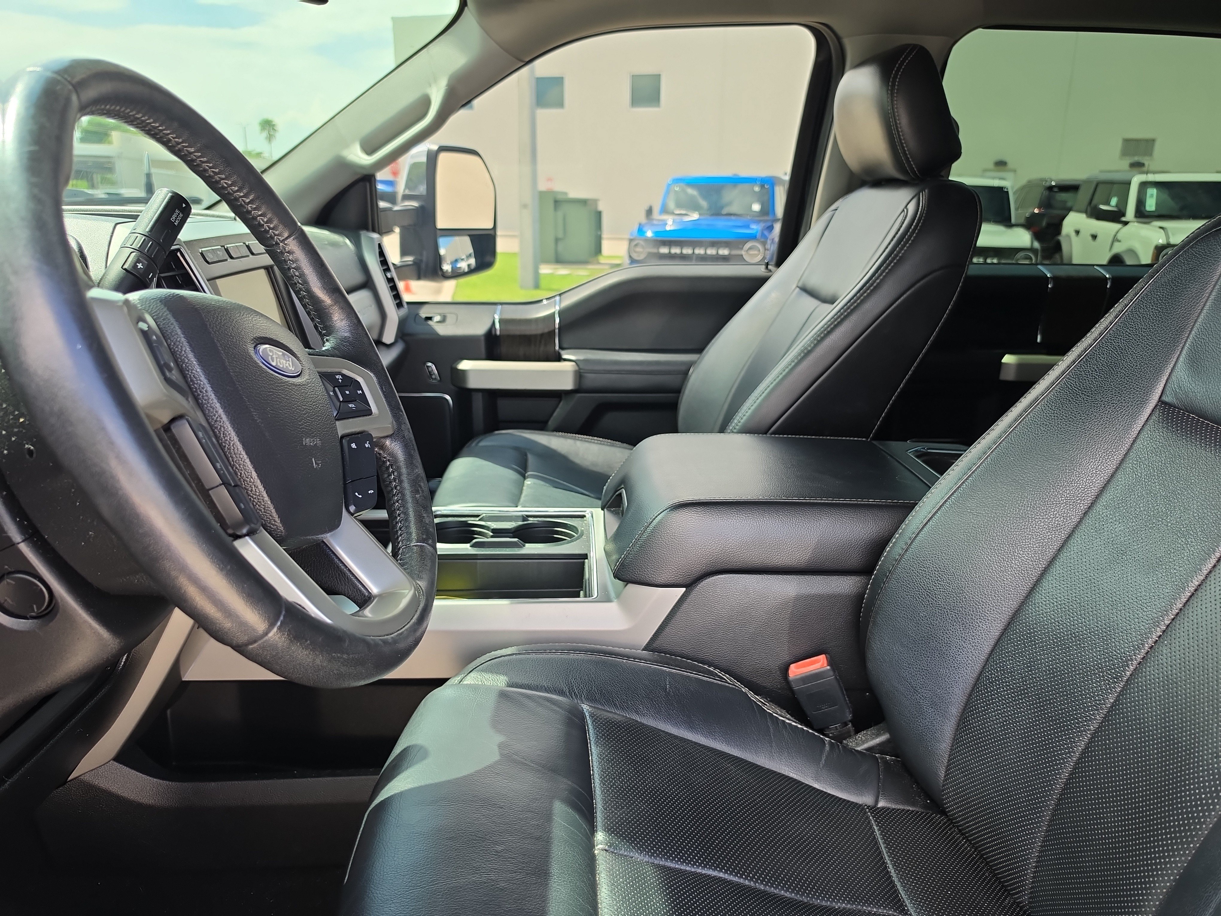 Used 2020 Ford F350 Lariat w/ Lariat Ultimate Package AWD/4WD image 18