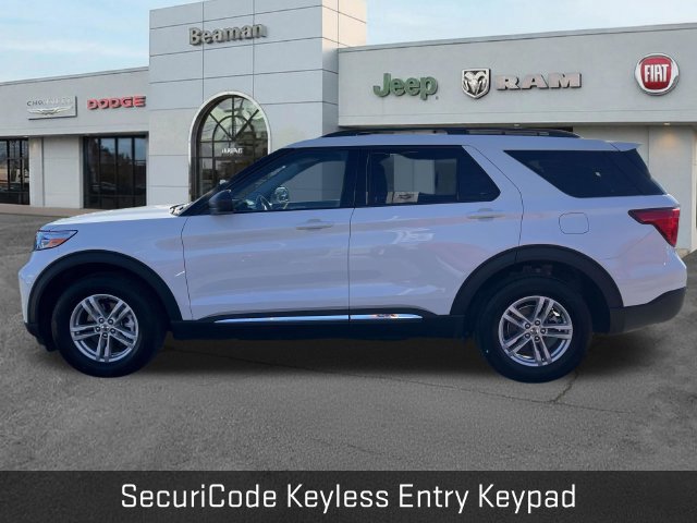 Used 2024 Ford Explorer XLT w/ Equipment Group 202A AWD/4WD image 4