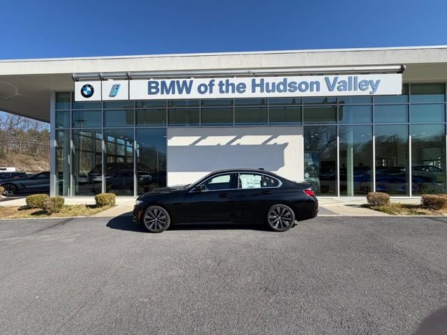 New 2026 BMW 330i xDrive Sedan w/ Premium Package AWD/4WD video 1