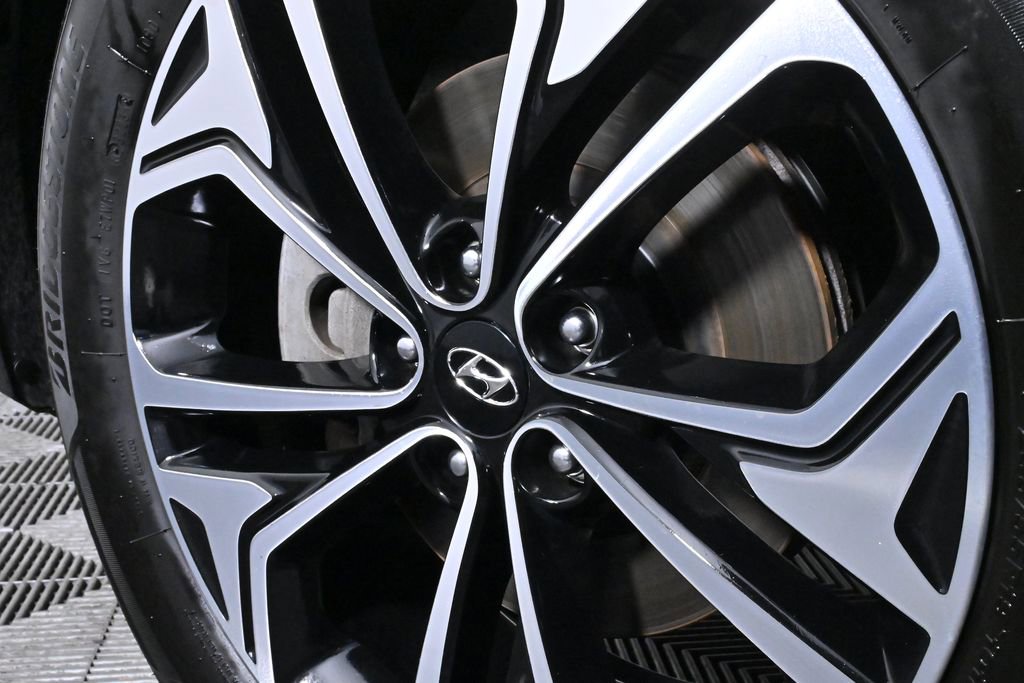 Used 2020 Hyundai Santa Fe Limited image 32