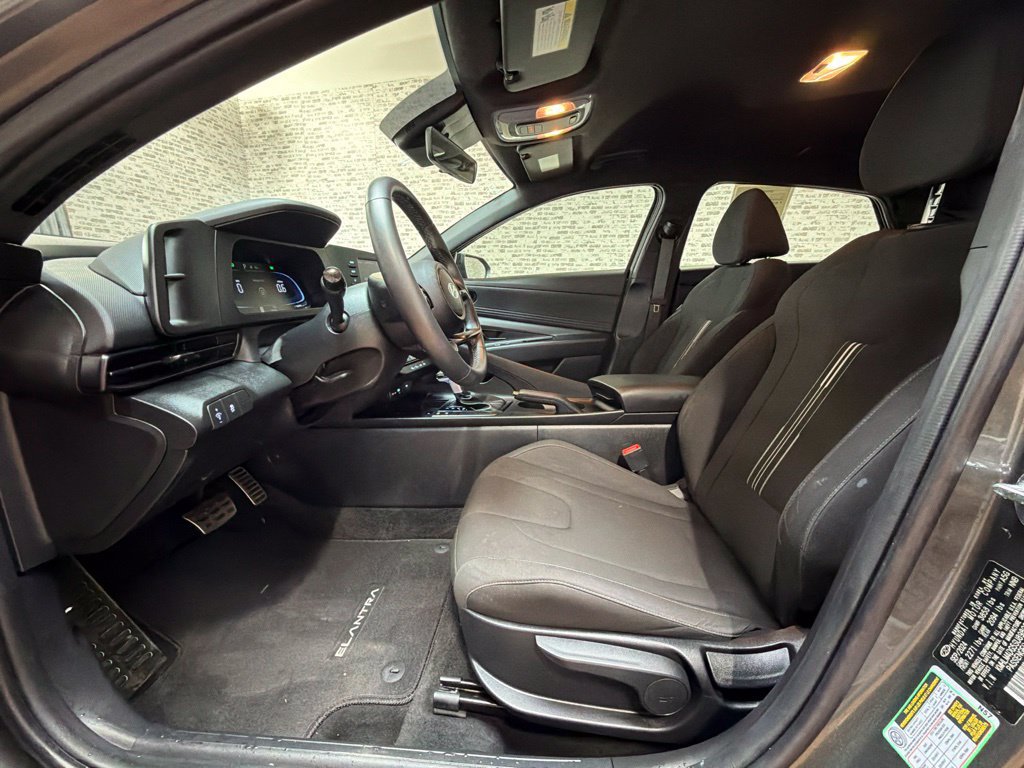 Certified 2025 Hyundai Elantra Sport FWD image 27