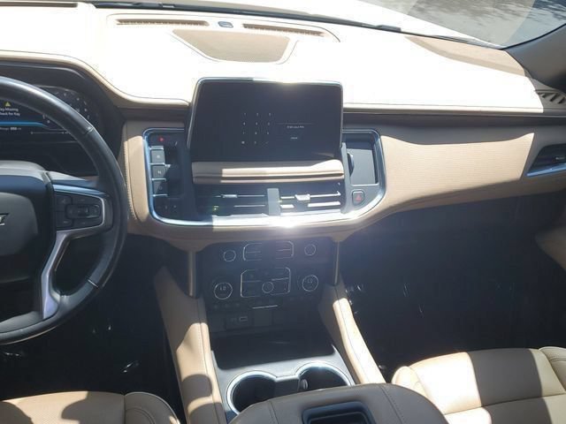 Used 2022 Chevrolet Suburban Premier w/ Premium Package AWD/4WD image 20