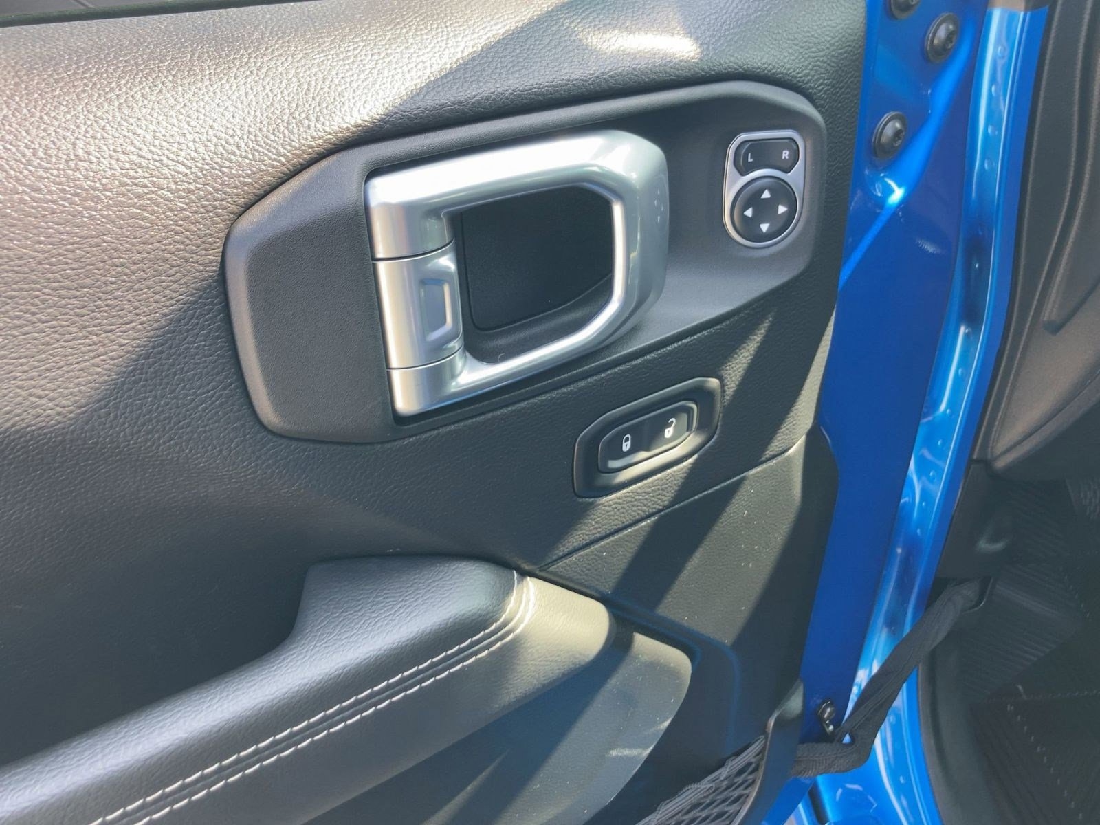 Used 2021 Jeep Gladiator Overland w/ Popular Equipment Package image 12