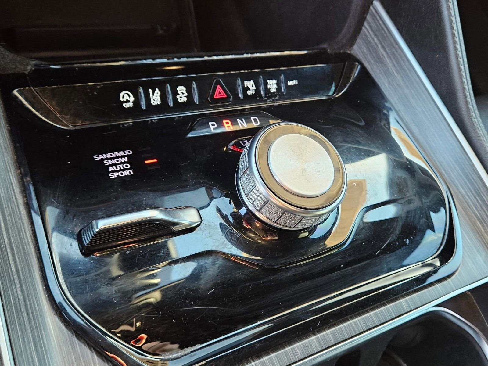 Used 2024 Jeep Wagoneer L Series II w/ Flexible Seating Group image 23