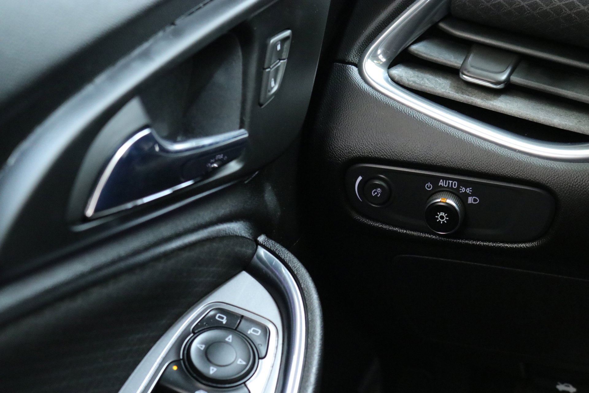 Used 2018 Chevrolet Malibu LT image 20